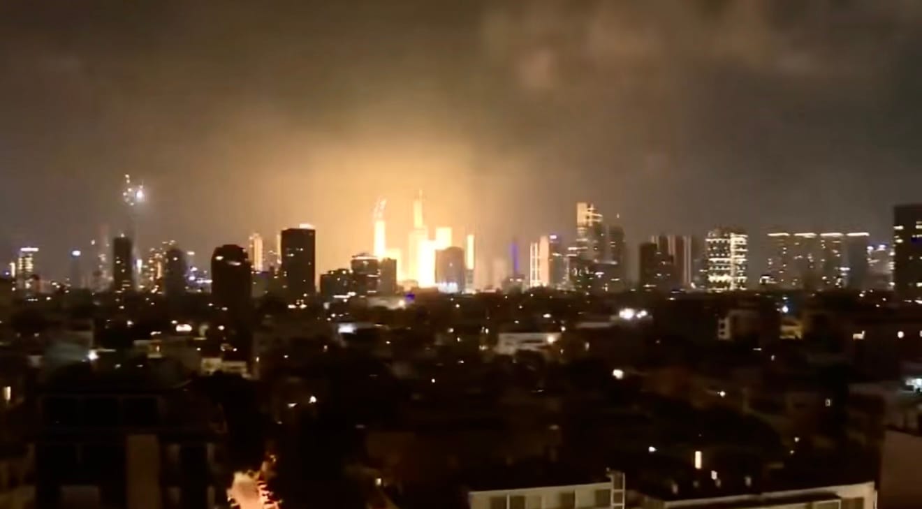 Iisraeli ja Iraani konflikt eskaleerub: punased häired Kesk-Iisraelis ja ballistilised raketid