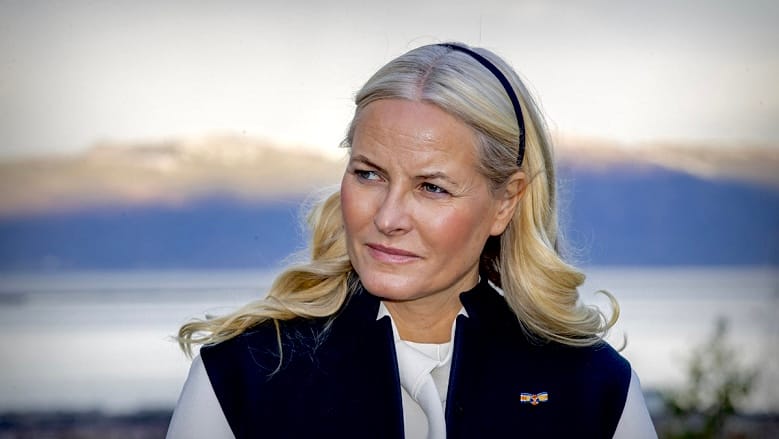 Laborilapsed ja luksuspedofiil: kuidas süüdimõistetud seksuaalkurjategija arutas kroonprintsessiga “disainerbeebisid” post image